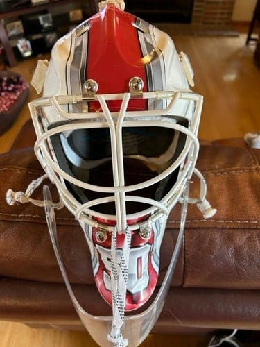 Senior Used Bauer 930 Goalie Mask