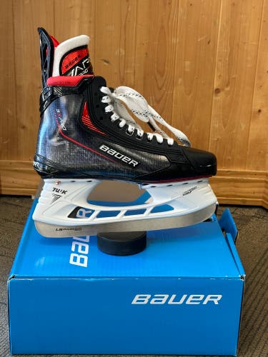 New Bauer  Size 6.5 Vapor 3X Pro Hockey Skates