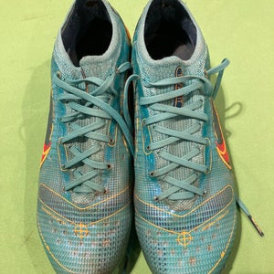 Blue Used Men's 6.5 Molded Nike Cleats