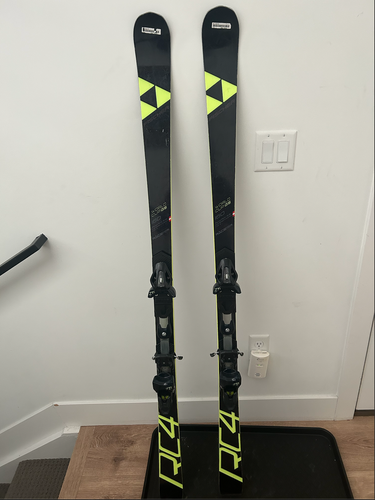 Used Unisex 2019 Fischer 160 cm Racing RC4 World Cup GS Skis With Bindings Max Din 11