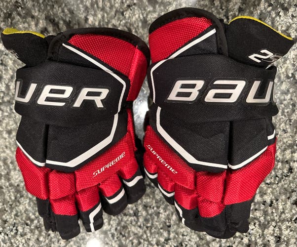 Bauer 12"  Supreme 2S Gloves EUC Black And Red