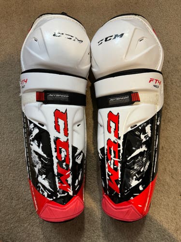 Used CCM Jetspeed FT4 pro Shin Pads