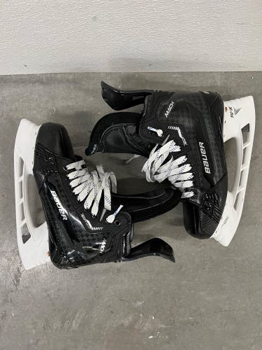 Like New(Jonathan Marchessault) Bauer Supreme Mach Pro Stock Size 5