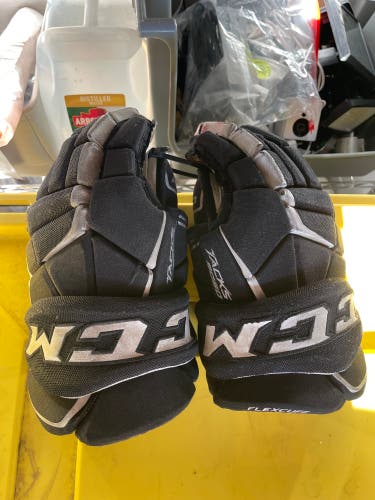 CCM 14"  Tacks 9060 Gloves