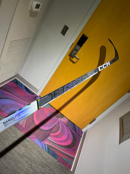 Senior Right Handed P29 JetSpeed FT6 Pro Hockey Stick