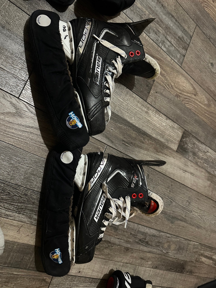 Used Bauer Regular Width Size 7 Vapor X3.5 Hockey Skates