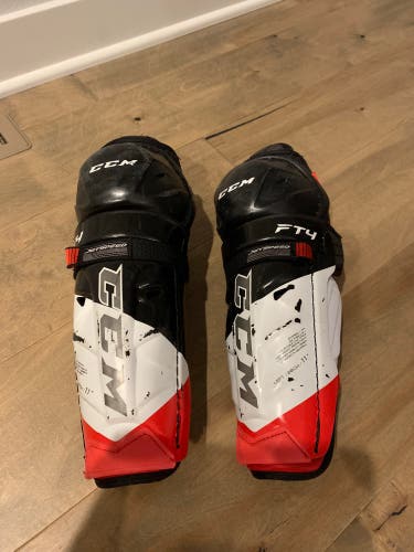 CCM 11” FT4 Junior Shin Pads