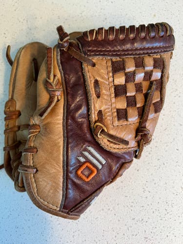 Nokona 9" Alpha Baseball Glove S-50