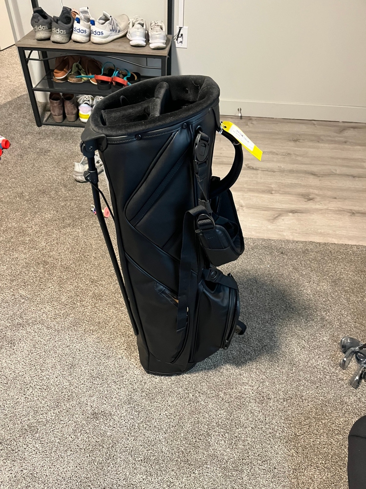 FlexTech Carry Premium Taylormade Golf Bag