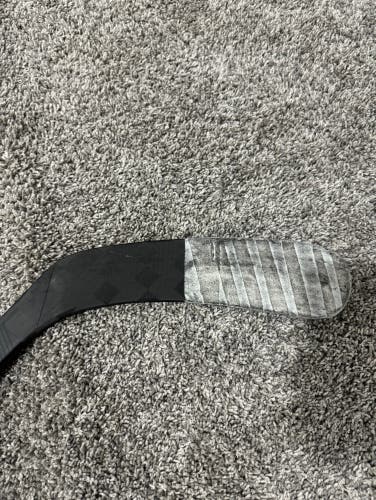 Intermediate Right Handed P29 JetSpeed FT6 Pro Hockey Stick