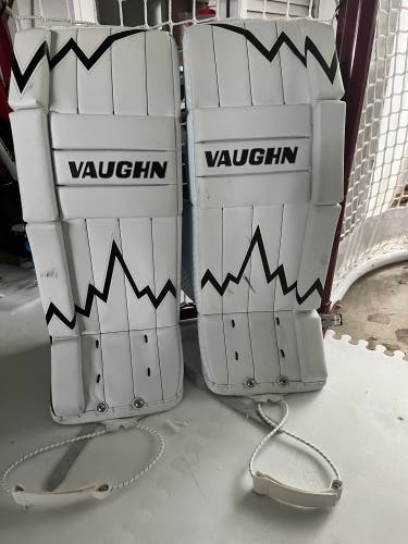 Vaughn Velocity Iceberg V9/V10 24+2 Jr Leg Pads