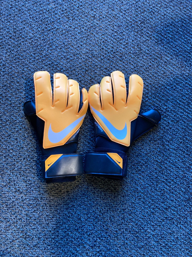 Used Size 10 Nike Vapor Grip 3 Soccer Goalie Gloves
