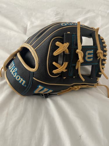 2023 Infield 11.5" A2000 Baseball Glove