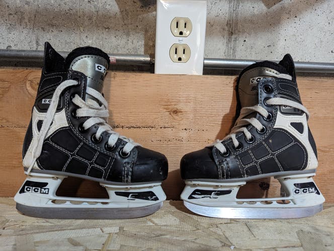 Youth Used CCM Tacks Hockey Skates Regular Width Size 8