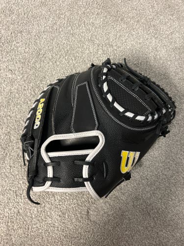 Right Hand Throw 33.5" A2000 Baseball Glove