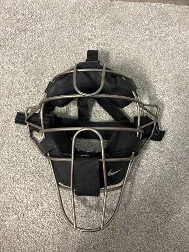 Nike Titanium Catcher's Mask
