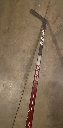 Senior Left Hand P92 Pro Stock Vapor Hyperlite Hockey Stick