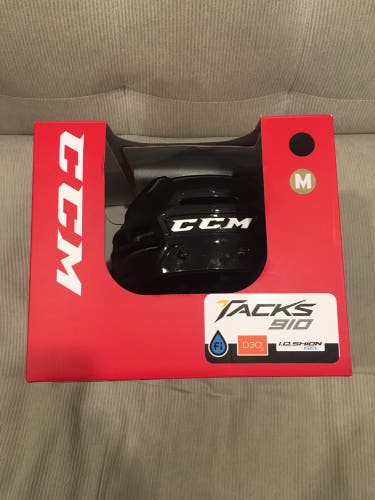 New! Medium CCM Tacks 910 Black Hockey Helmet