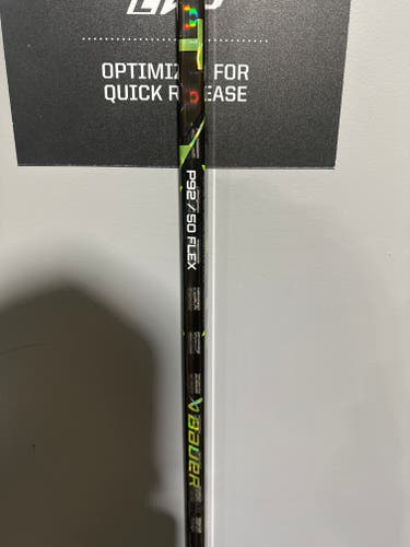 New Junior 50 Flex Bauer Right Hand Ag5nt Hockey Stick P92