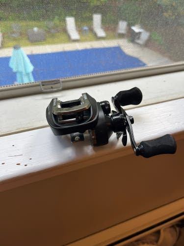 13 Fishing Baitcaster Blackout