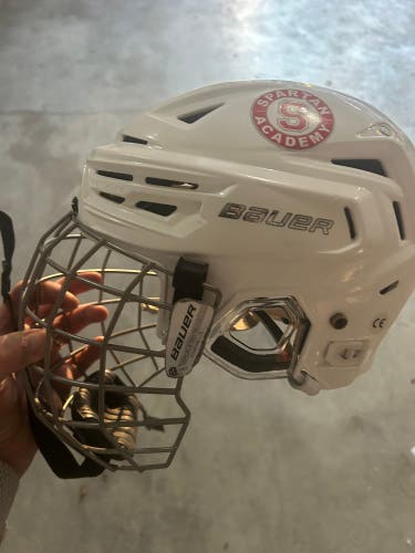 Medium Bauer  Re-Akt 150 Helmet