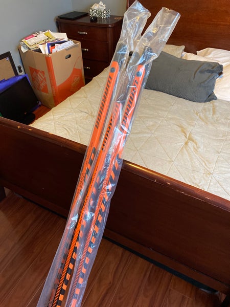 Senior Right Handed P28 Covert QR5 Pro Hockey Stick
