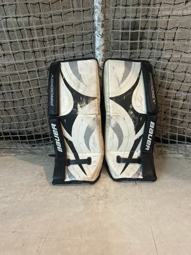 Used Bauer prodigy goalie pads 22”/ 56cm