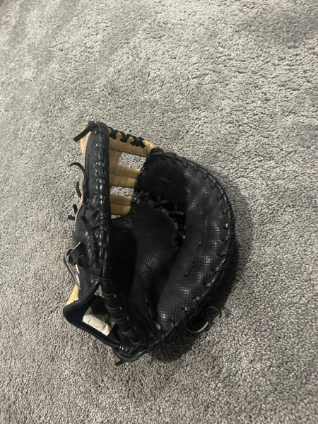 2021 Jose Abreu Edition First Base 12.5 A2K Baseball Glove