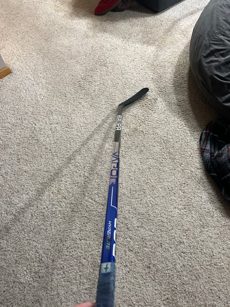 Senior Right Handed P92 Pro Stock Vapor Hyperlite Hockey Stick