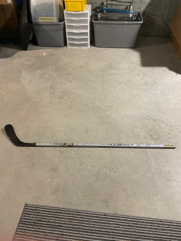 Original Left Handed Easton Synergy Grip Hockey Stick - MINT