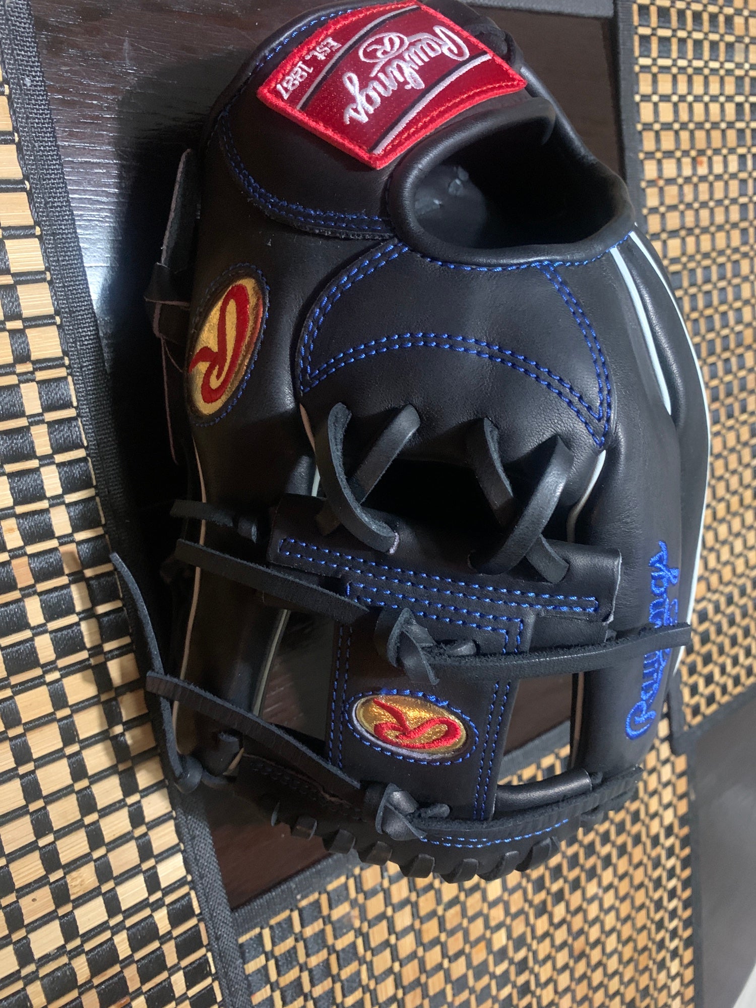 Rawlings Baseball on X: The Gameday 57 Series was created to celebrate the  “Finest in the Field”. For March we celebrate Kolten Wong's Gameday model  which features a unique gold 'Oval R'.
