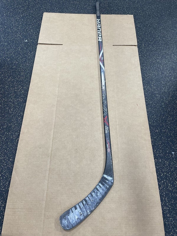 Easton Aluminum Hockey Stick - $15, - good for players up t…