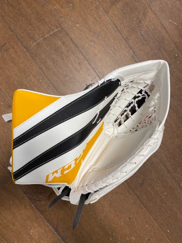 CCM E-Flex 5.5 Goalie Catch Glove