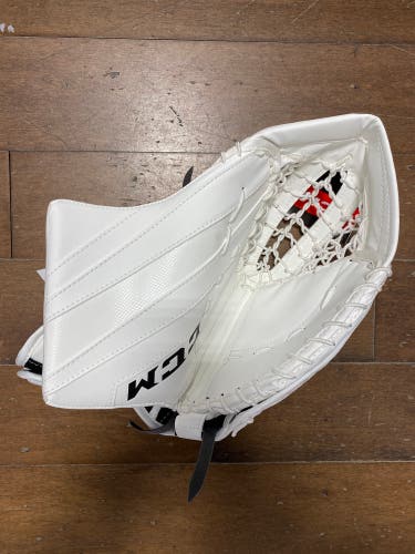 CCM E-Flex 5.5 Junior Goalie Catch Glove And 6.5 Junior Blocker