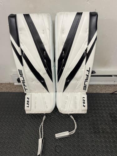 Used 33" True L20.2 Goalie Leg Pads