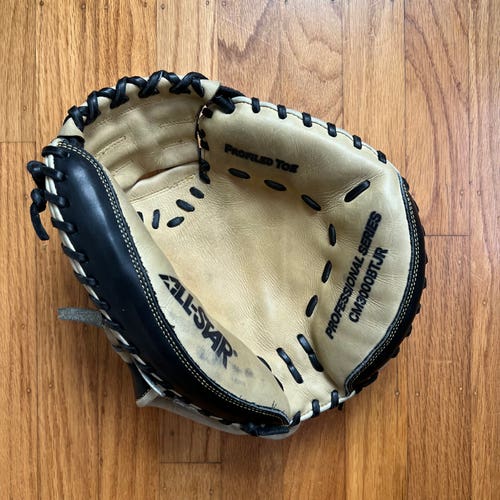Used All Star Right Hand Throw CM3000BTJR Catcher's Glove 31.5"