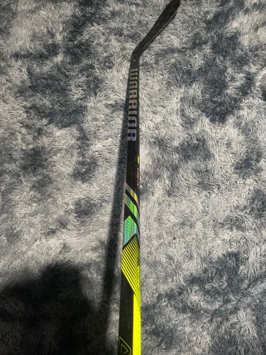 Senior Right Handed W03  Alpha LX2 PRO Hockey Stick