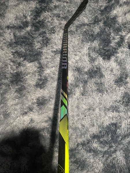 Senior Right Handed W03 Alpha LX2 PRO Hockey Stick