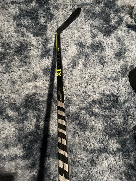 Senior Right Handed W03 Alpha LX Pro Hockey Stick