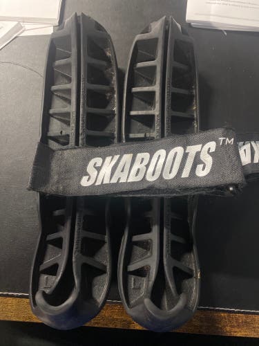 Used Skaboots Skate Guards large