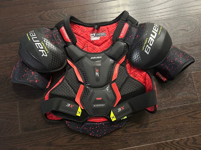 Bauer Vapor 3X Hockey senior Shoulder Pads. Size Large.