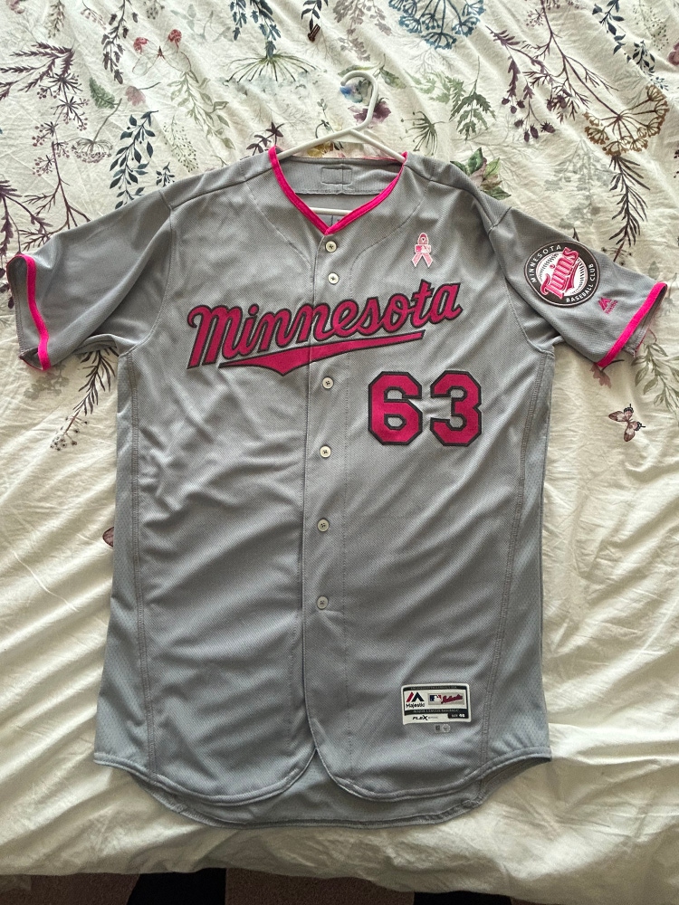 Minnesota Twins game worn pink jersey Mother’s Day SZ 46 MLB