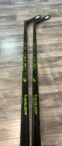 NEW! 2 PACK- 2x 87 Flex Right Hand P28 Ag5nt Hockey Sticks
