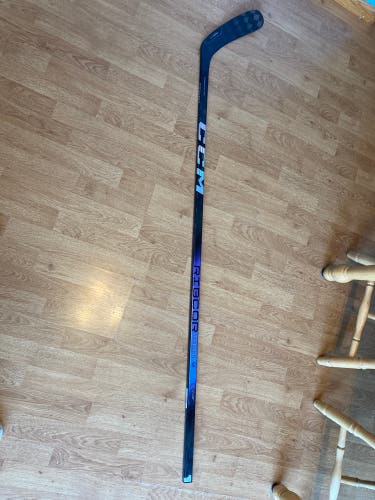 Senior Right Handed P29  Trigger 8 Pro Hockey Stick