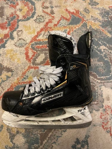 Used Bauer Regular Width Pro Stock Size 8 Supreme 2S Pro Hockey Skates