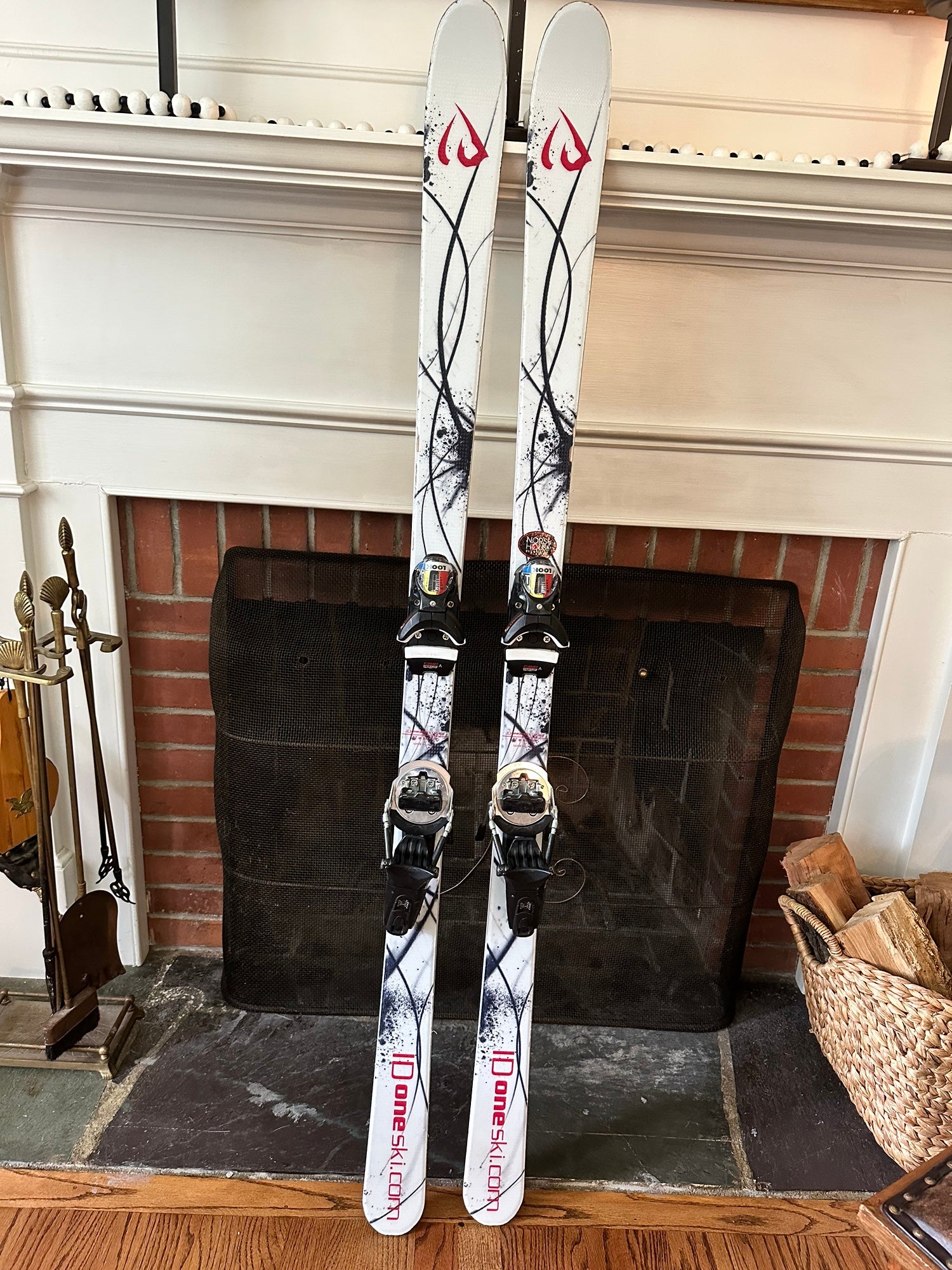 ID One Skis W Pivot 12 Bindings 155 cm | SidelineSwap