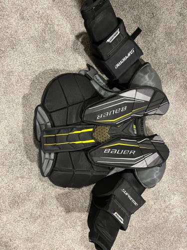Pretty much new Bauer S29 Sr Medium C/A Protector