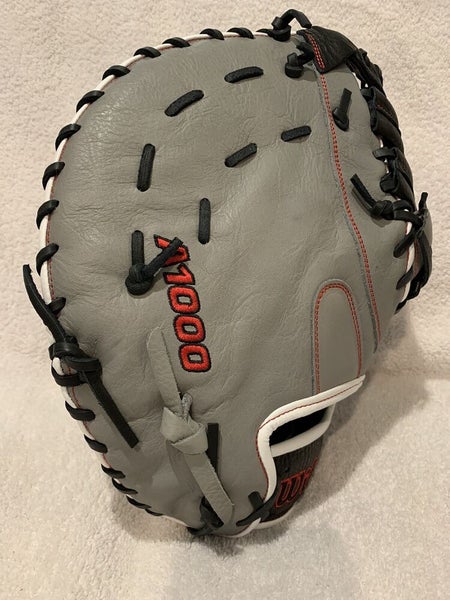 Wilson 2024 A2000 Series 12.5 inch 1620 Fastpitch Softball First Base Mitt