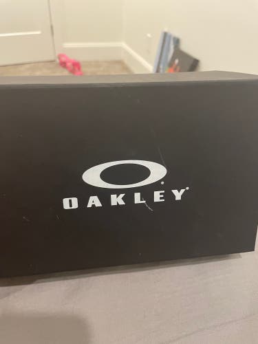 custom oakley sutros