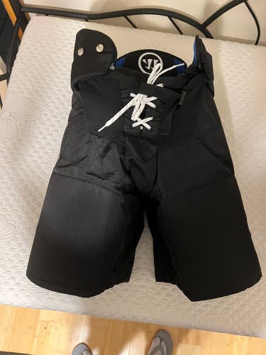 Senior XL Warrior Pro Stock Covert QRE Pro Hockey Pants
